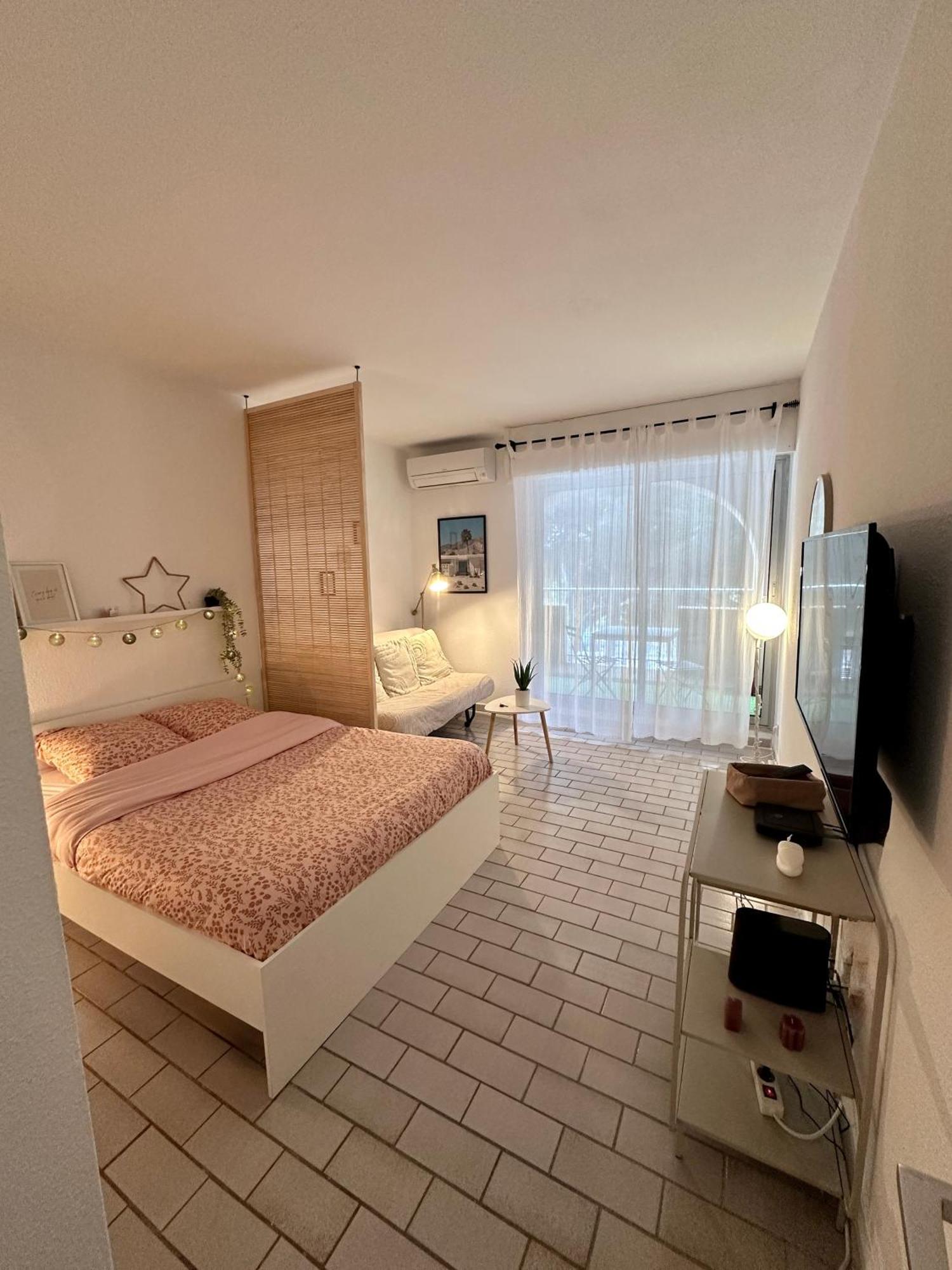 Studio Sur Le Port De Hyeres - A 2Min Des Plages, Clim & Balcon Exterior photo