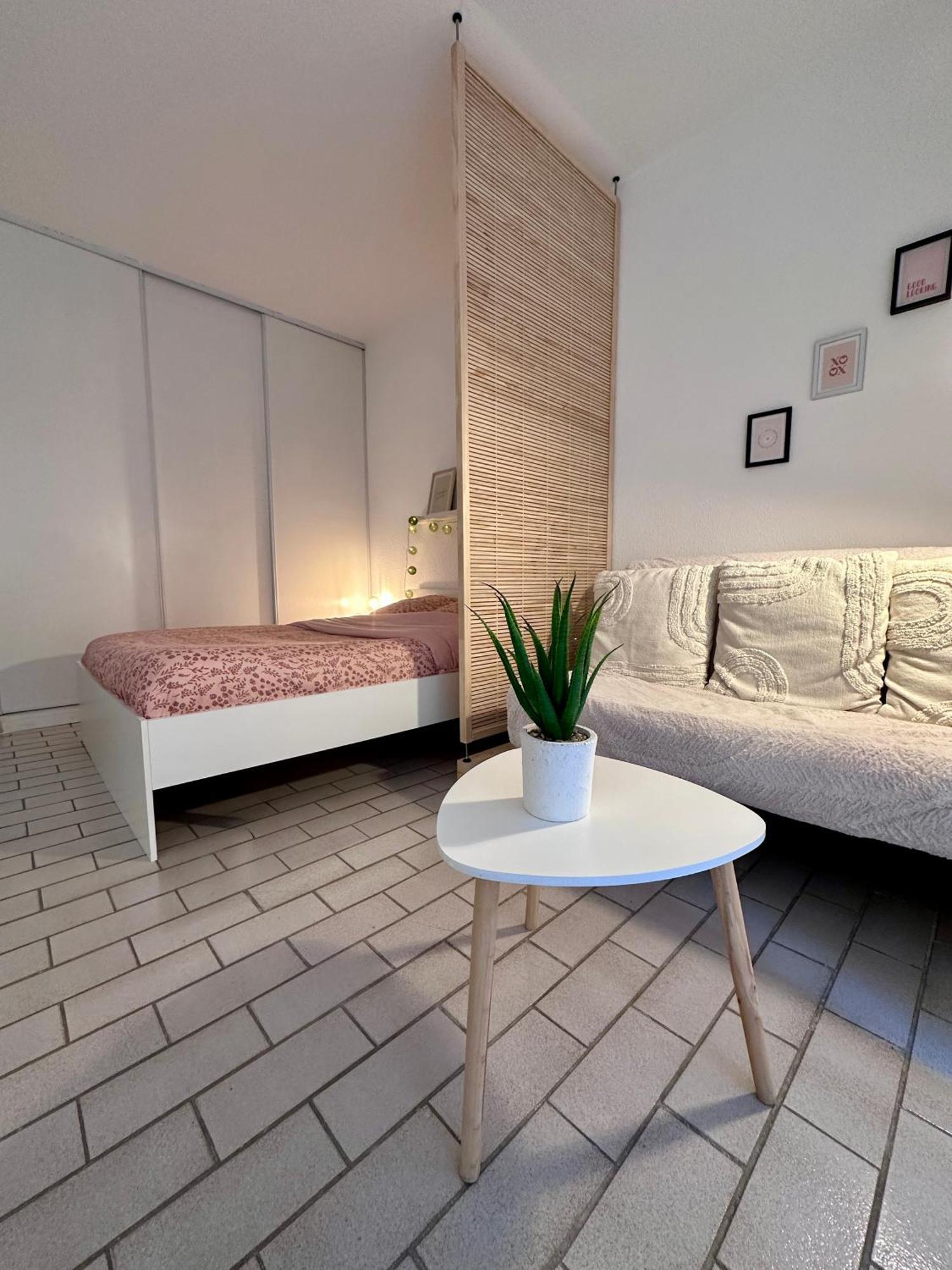 Studio Sur Le Port De Hyeres - A 2Min Des Plages, Clim & Balcon Exterior photo